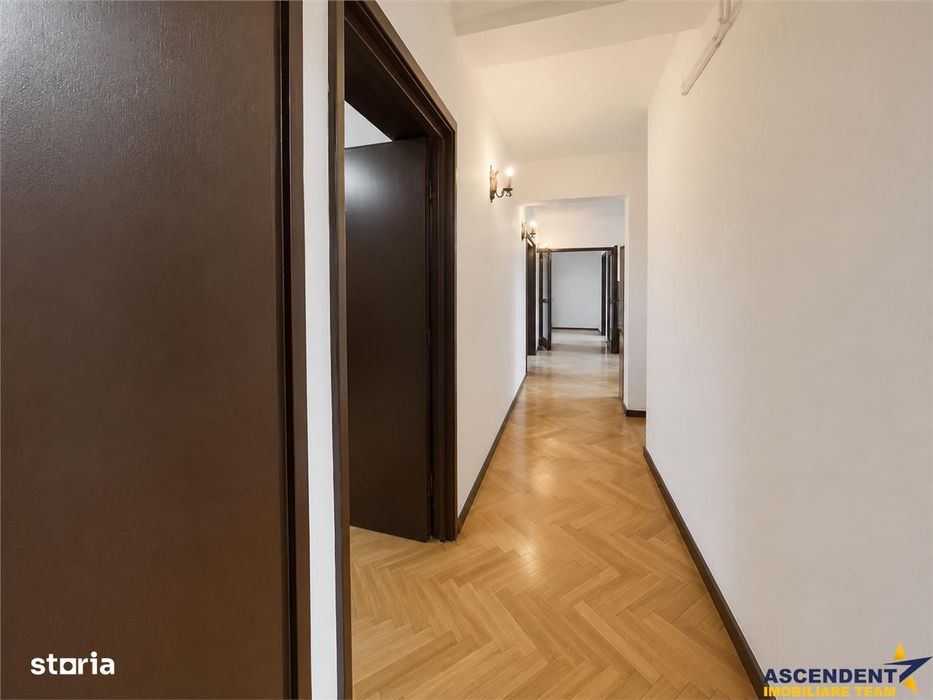 Apartament reprezentativ, 5 camere, pentru birou sau locuinta, Central — fotografia 3