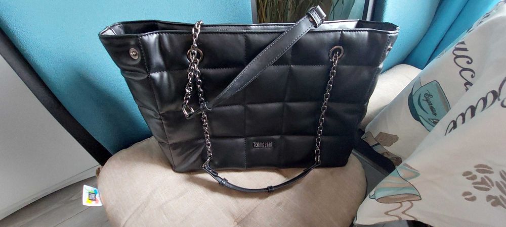 Дамска чанта, чисто нова