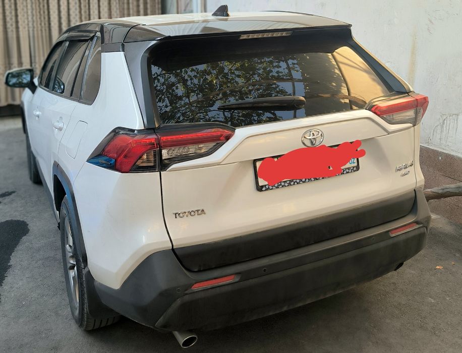 Toyota RAV4 sotiladi. Оқ