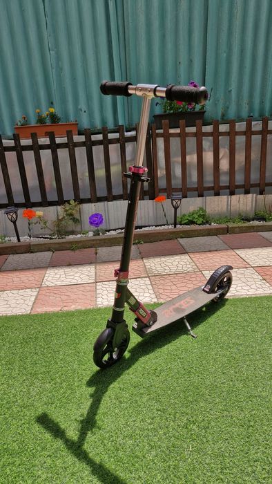 Продам самокат .