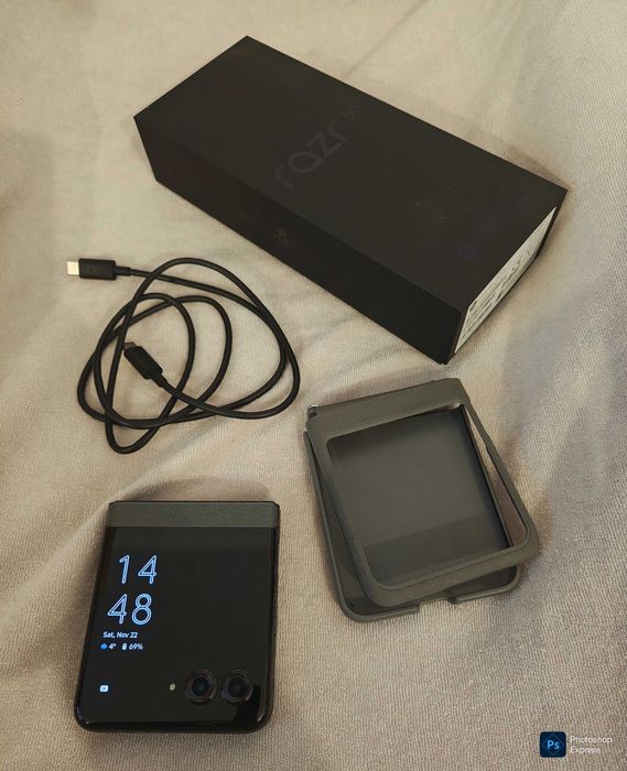 Motorola razr50 ultra 17 pro max