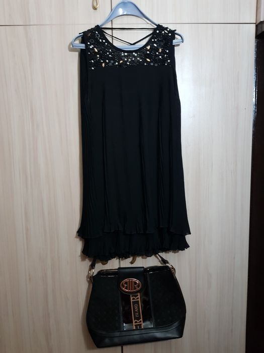 Рокля и чанта цвят черно