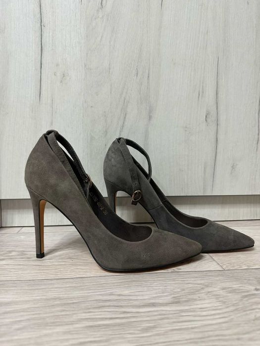 Продаются туфли на каблуке