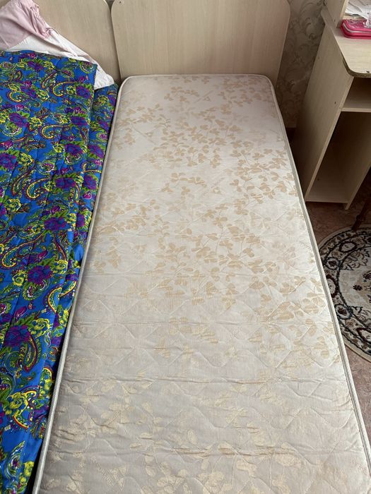 Кровать односпальное