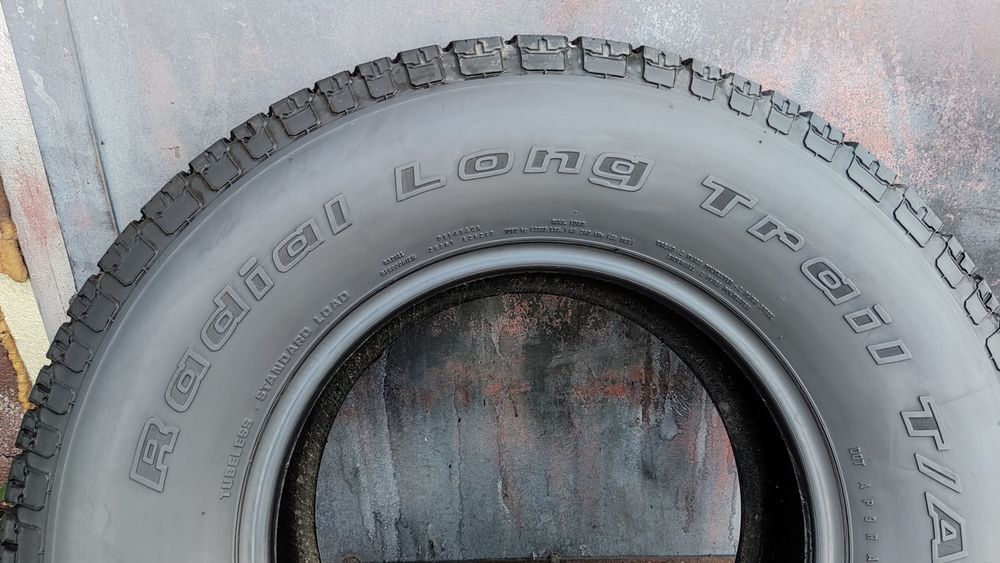 1брой всесезонна гума 265/70/15 BF Goodrich 
6.8мм