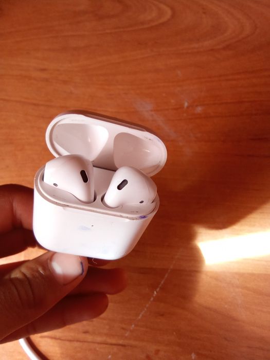 продам аирподс наушники