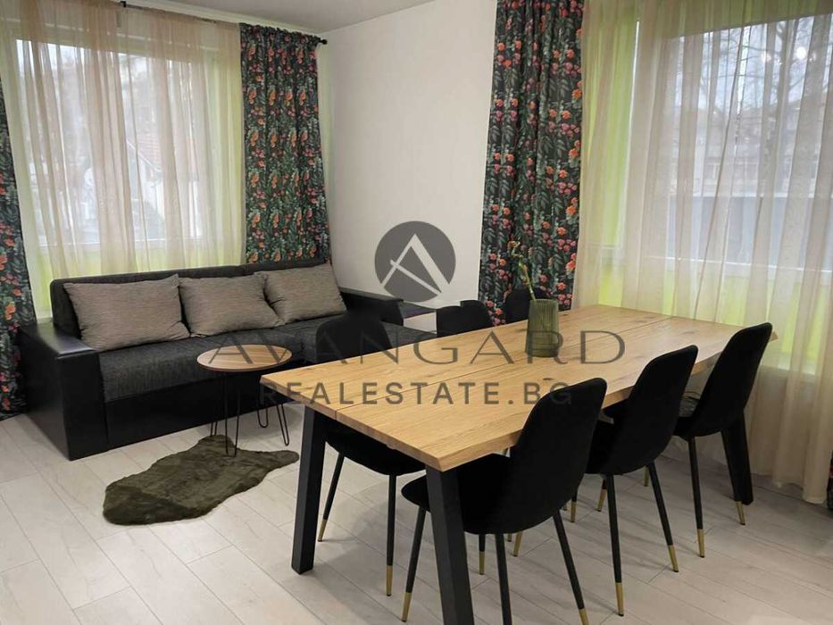 Продава се Тристаен апартамент в Пловдив, Кючук Париж - 100 кв.м за 1096 €/кв.м - Снимка #1