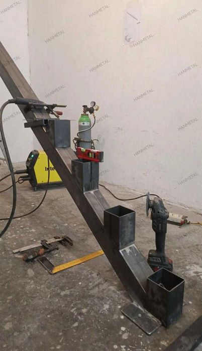 Scari metalice moderne interior/exterior la comanda