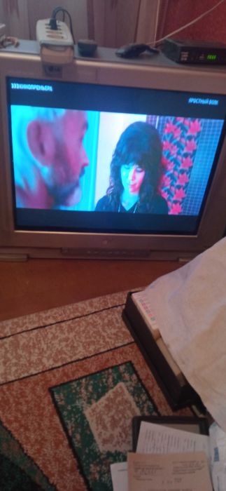 Телевизоры 2 штуки
