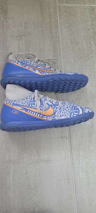 Обувки за футбол Найк,Адидас номер 38 и 37