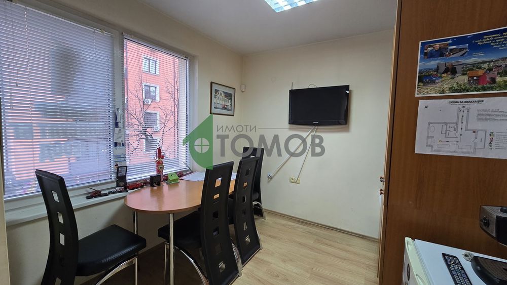 Продава се Офис в Стара Загора, Център - 68 кв.м за 833 €/кв.м - Снимка #3