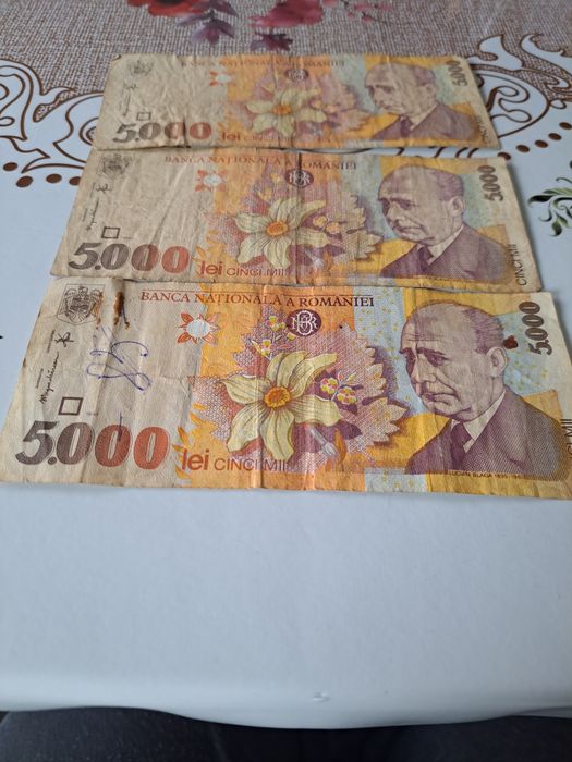 Vând 3  bancnote de 5000 lei anul 1998
