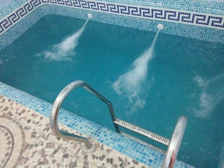 Кирпичный дом и участок