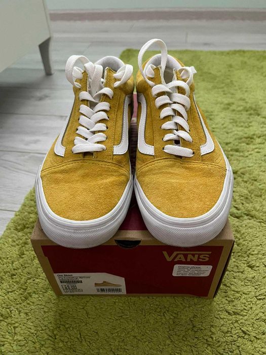 Продавам обувки Vans Old Skool (Pig Suede) Mngo Mjt/Trwht