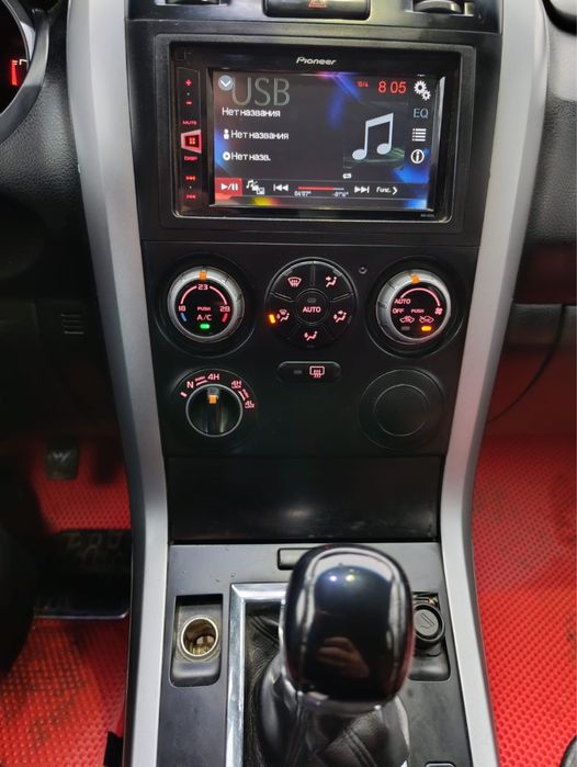 Продам машину Suzuki Grand Vitara 2006 г.в. Объем 2.0. МККП.