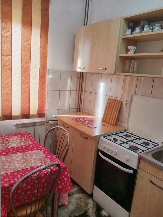 Închiriez garsonieră confort 1 strada Dumitru Gheata Nr 2 bl G2 etajul 2 apartament 7 pentru mai multe detalii sunați la Nr de telefon 0751555092