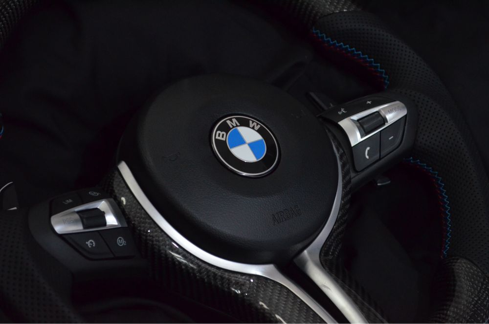 Volan BMW Carbon F10/F30/F01/F15/F16/F32/F25/F36/F20 etc Montaj Inclus