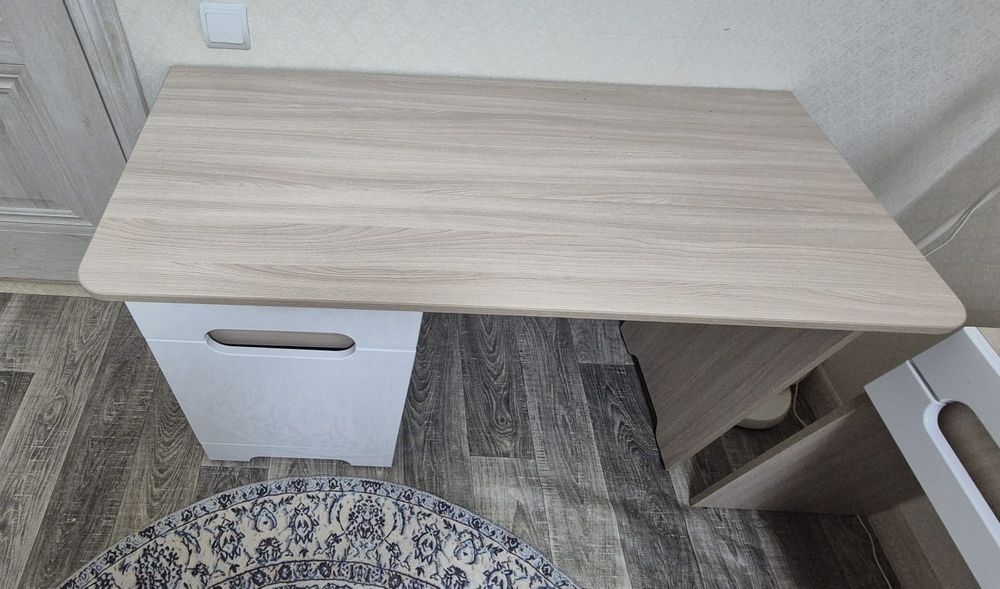 Продам письменный стол