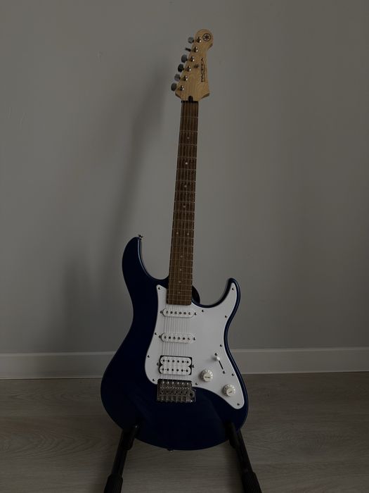 Электрогитара Yamaha Pacifica 012