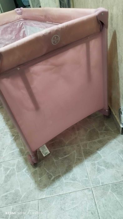 Продавам запазена бебешка кошара