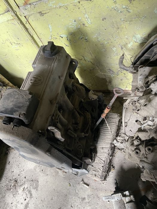 Двигател за голф 3 2.0 бензин