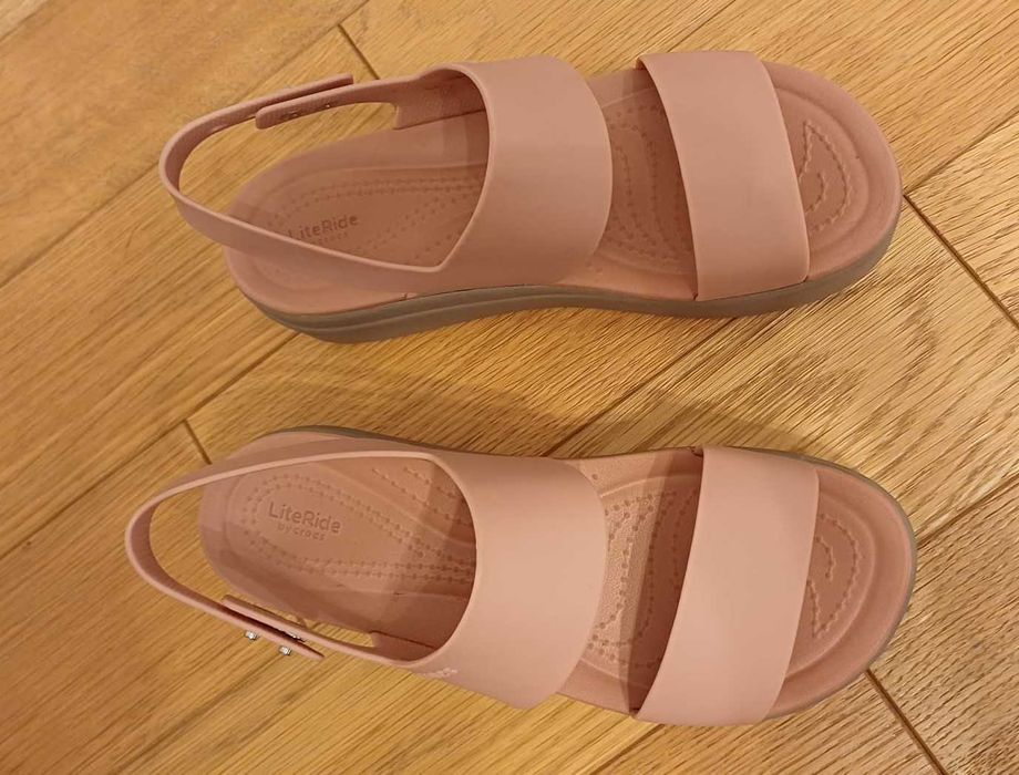 Crocs LiteRide, Sandale, roz – mărimea 37, în stare foarte bună