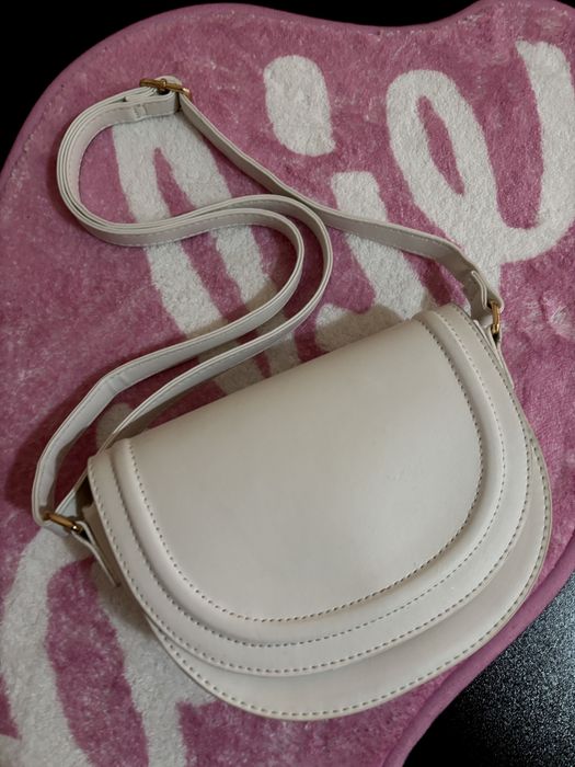 Бяла чанта – рядко използвана