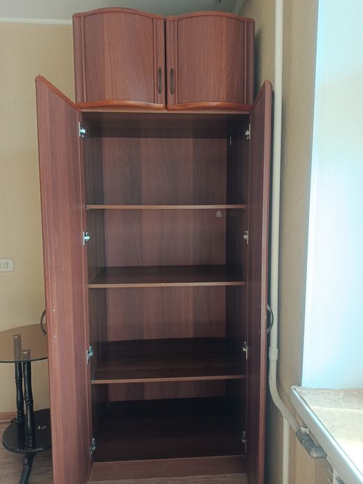 Шкаф с полками, гардероб