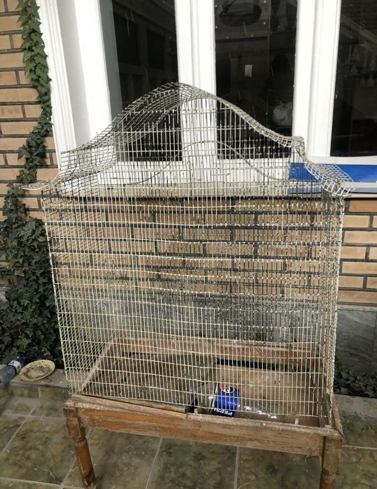 Kletka sotiladi papugaylar uchun