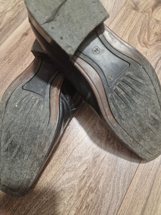 Pantofi negri din piele