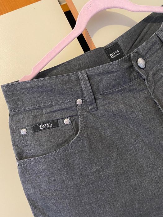 Pantalon Hugo Boss marime W34 L32 si uk32