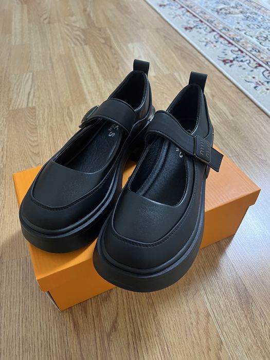 Продам женские туфли