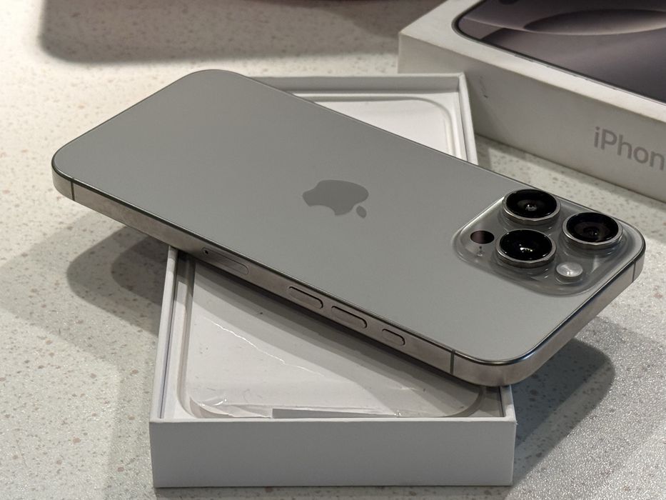 iPhone 16 Pro Max 256GB Natural Titanium – Като НОВ, 94% Батерия!