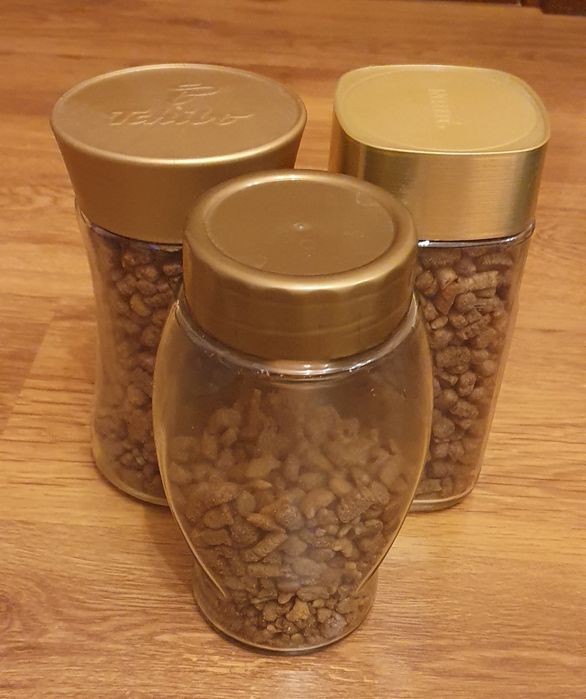 Аксесоари за котка/малко куче-легло, затворена тоалетна, купички и др.