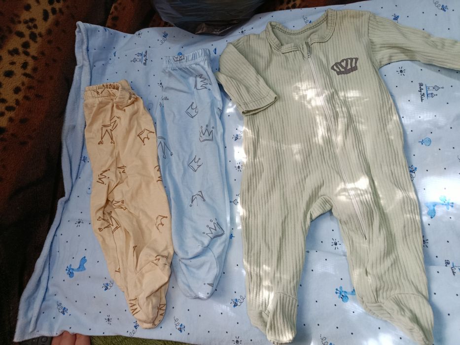 Продам детские вещи