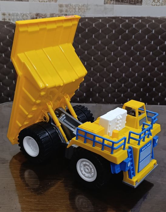 Карьерный самосвал "БелАЗ"