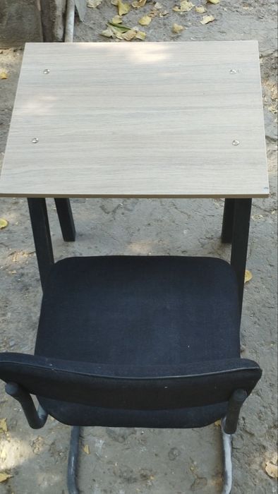 Продаётся парты в хорошем состояний