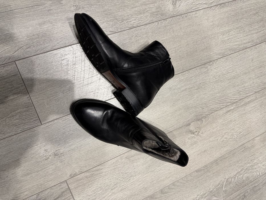 Продам мужские ботинки