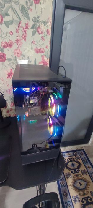 Vand unitate Gaming i7 10700k 16 gb ram ssd ati vega 56