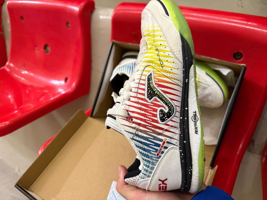 Футзальники Joma