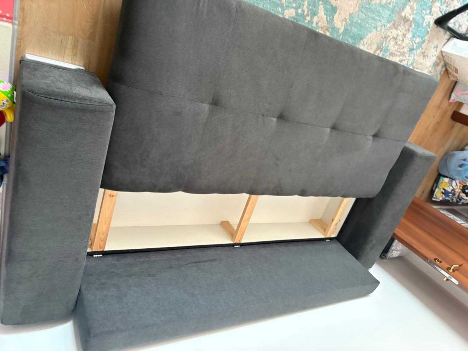 Vând canapea extensibila