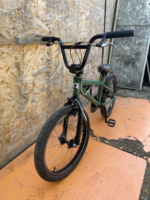 Bicicleta bmx jumper mongoose roti 20”