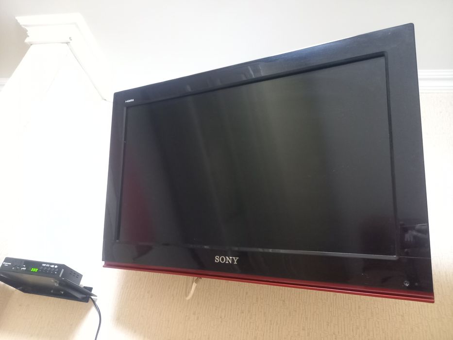 Продам телевизор ЖК. В КОМПЛЕКТЕ