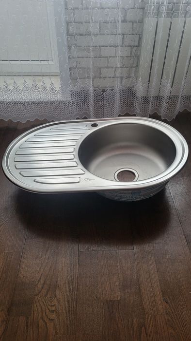 Продам кухонную мойку, в отличном состоянии.