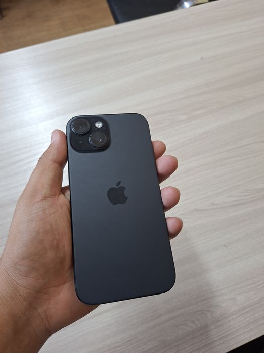 Продам IPhone 15 256g