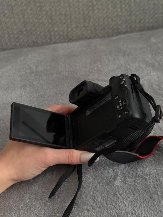 Aparat foto CANON EOS R50 Mirrorless, 24.2 MP, 4K, WI-FI, ob. 18-45 mm