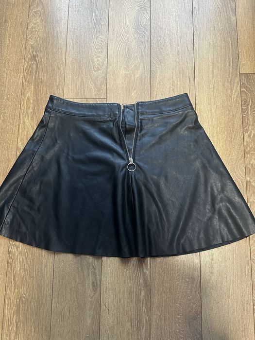 Черна кожена пола