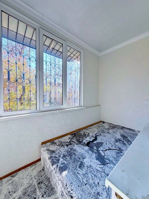 Чиланзар 13 2/2/4 комната зеркални балкон 1.5/3