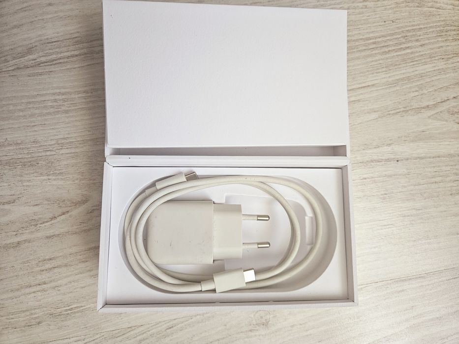 IQOS ILUMA auriu, folosit foarte puțin, pentru tutun încălzit