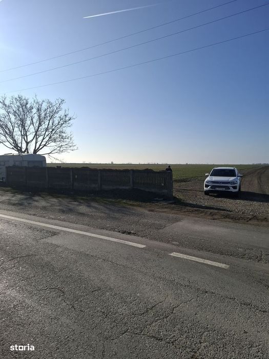 VVand loturi teren n soprafata de 500 mp teren  pret 15000 euro